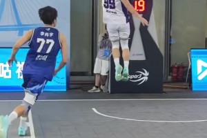 杨皓喆打3V3的集锦 球风真是华丽丝滑！