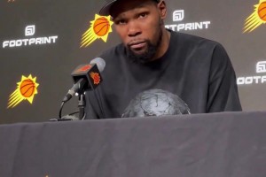 KD：克莱穿独行侠球衣不奇怪&穿31号才奇怪 他还是那个克莱